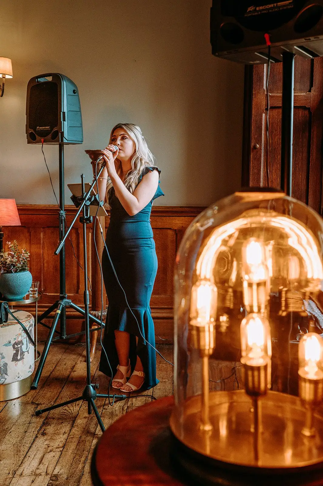 Jenny Jones performing live
